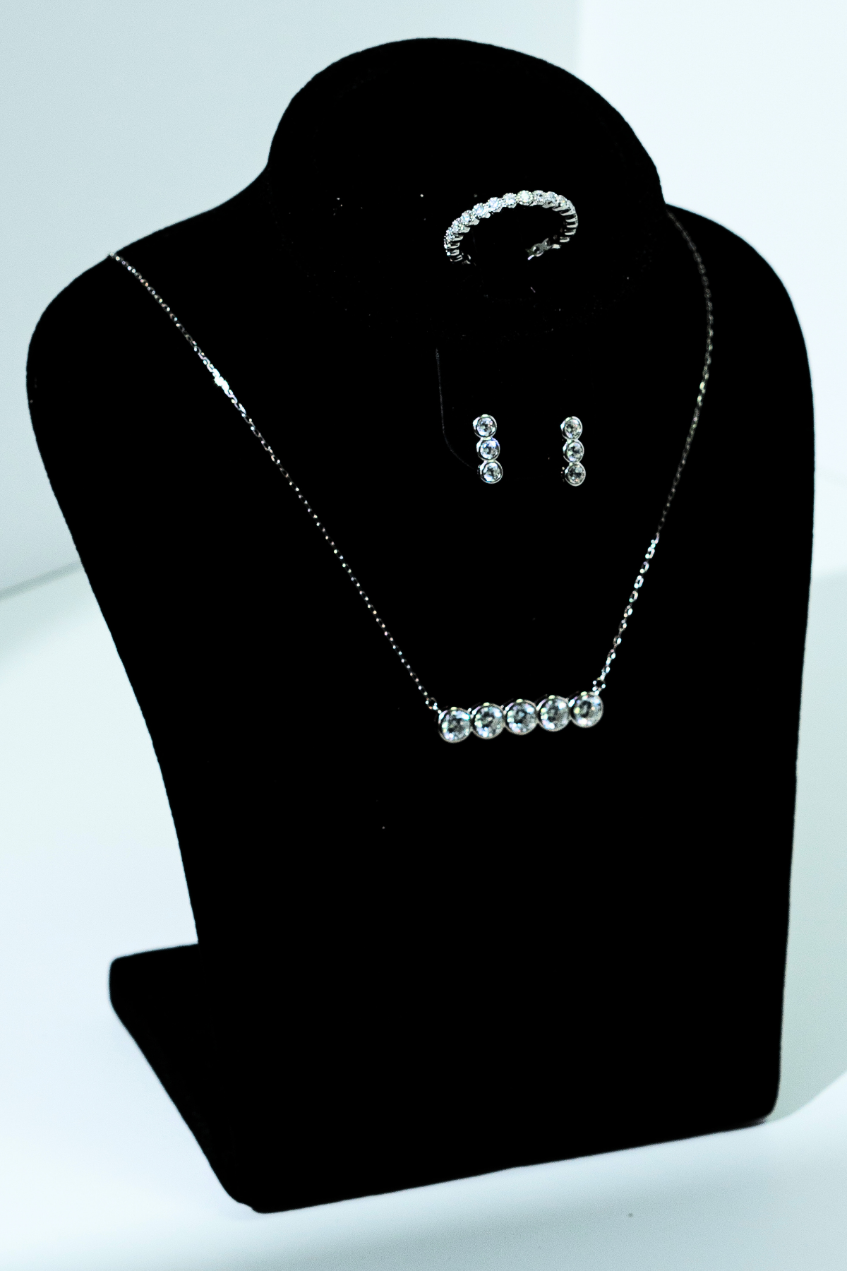Emera Black Jewelry Set