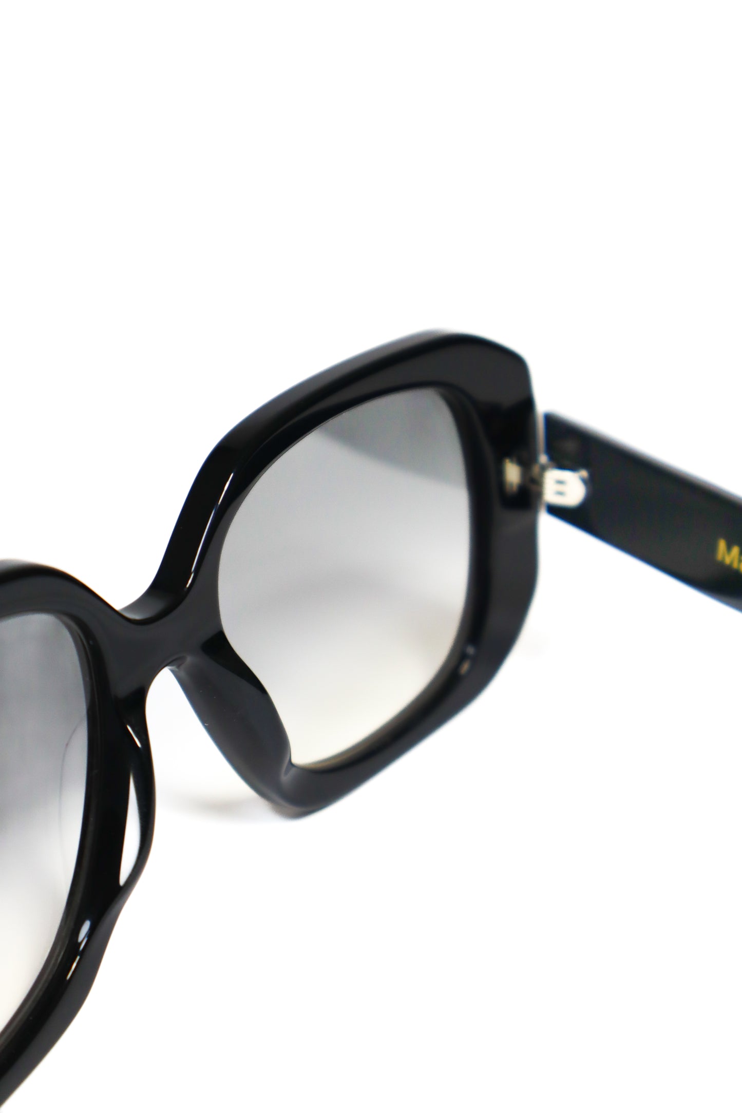 Novella – Black Eyewear