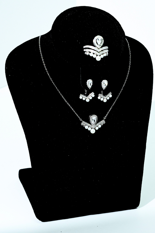 Mirella Chesnut Jewelry Set