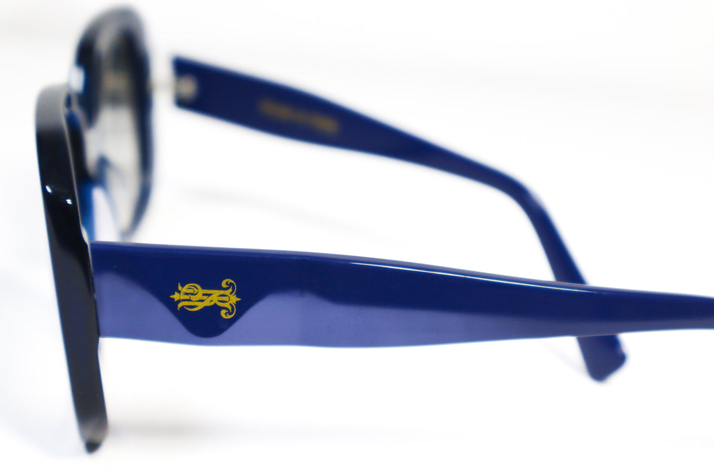 Novella – Metro Blue Eyewear