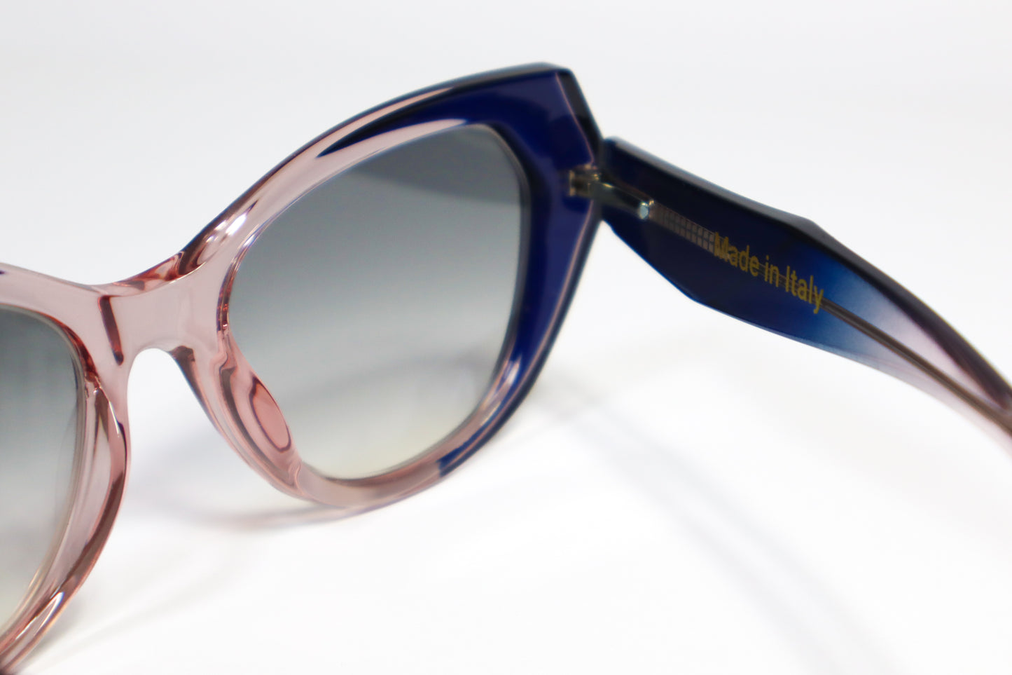 Ambra – Metro Blue Eyewear