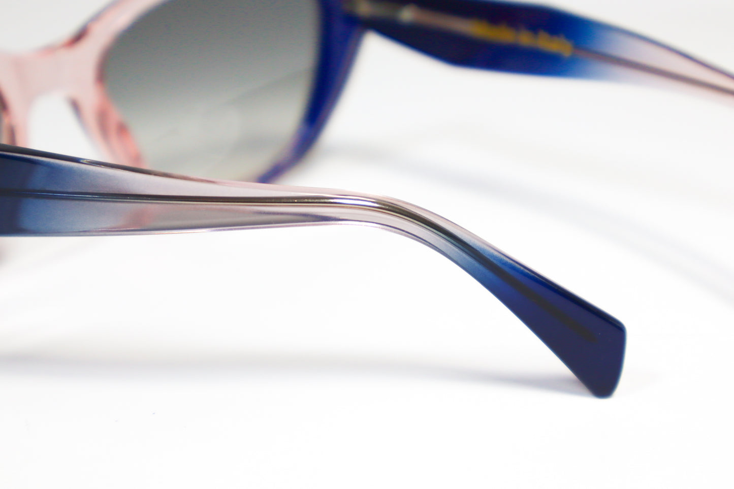 Ambra – Metro Blue Eyewear
