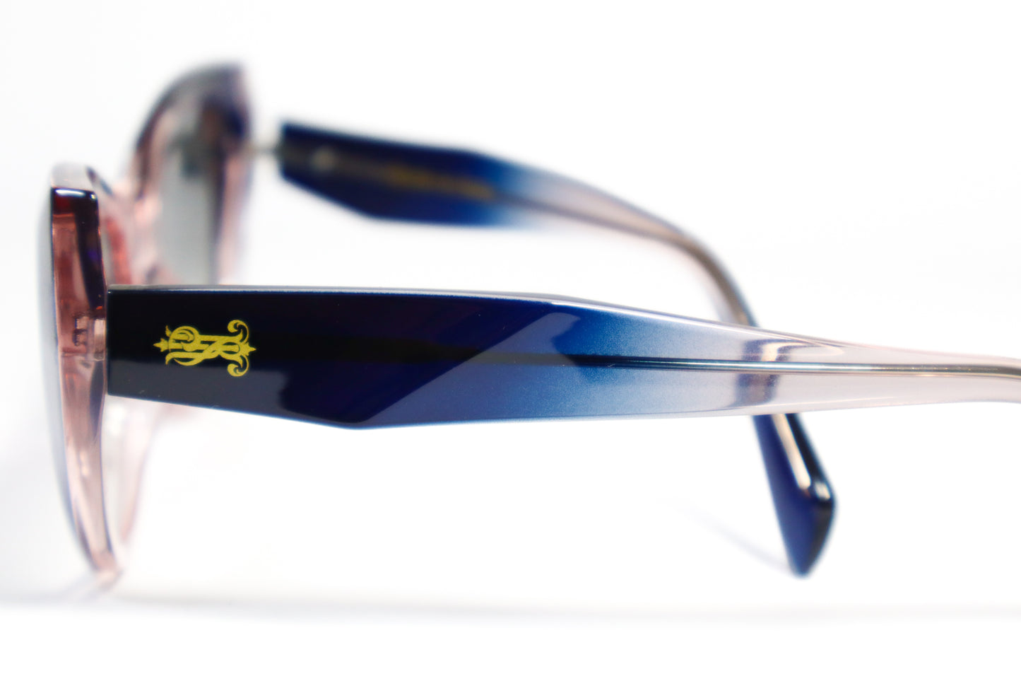 Ambra – Metro Blue Eyewear