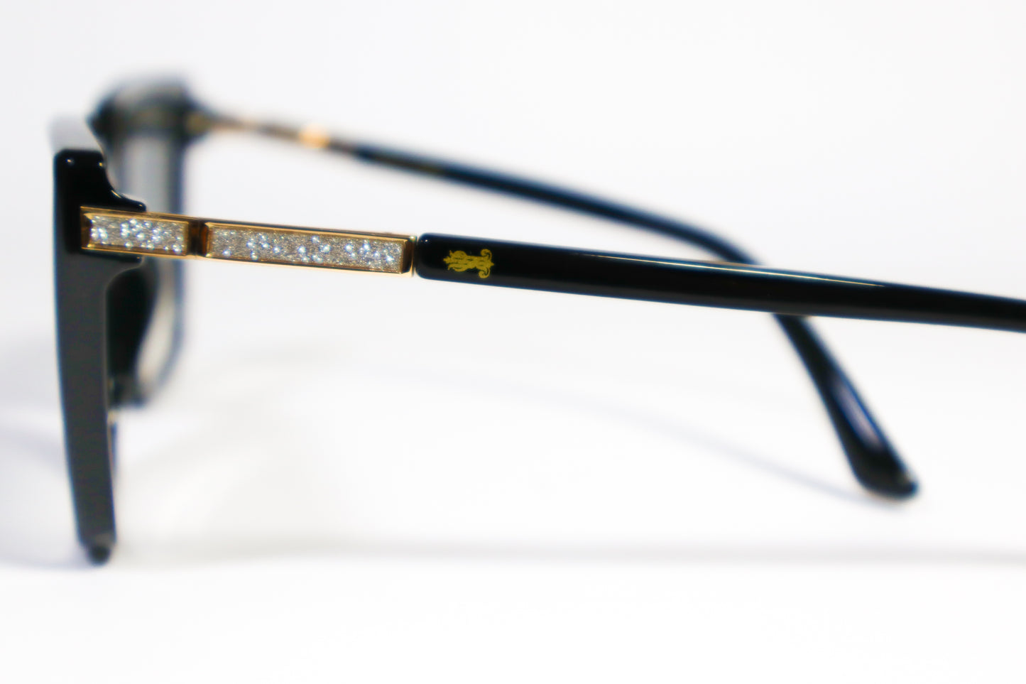 Emera – Black eyewear