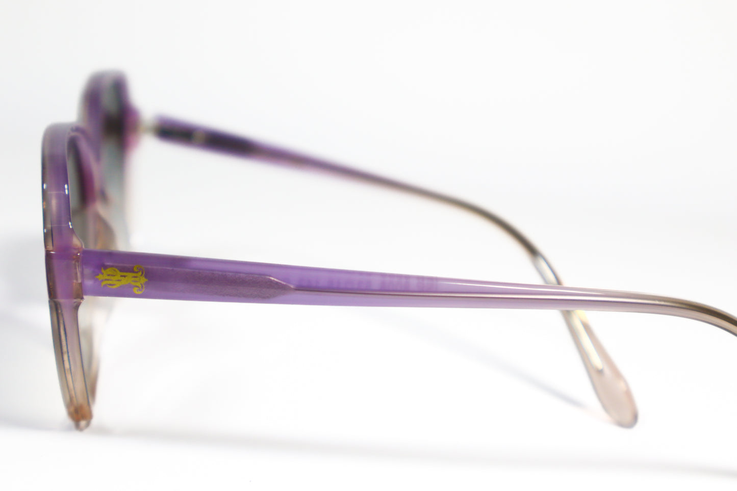 Levana – Violet Eyewear