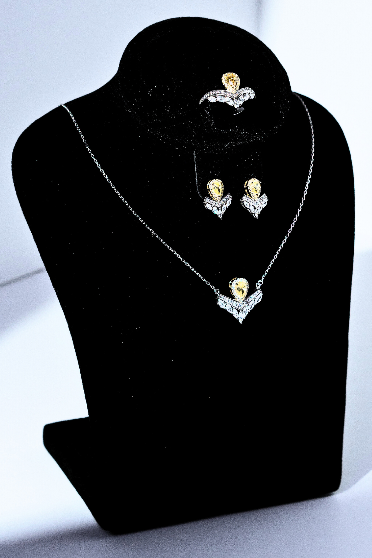 Mirella Camel Jewelry Set